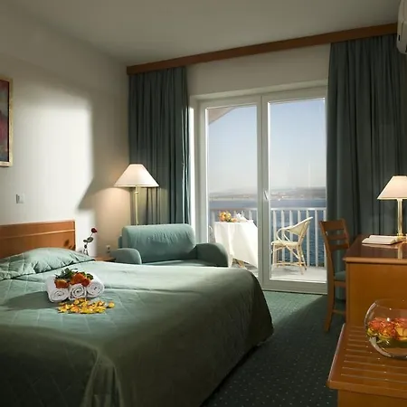 ホテル アクアパーク ズステルナ