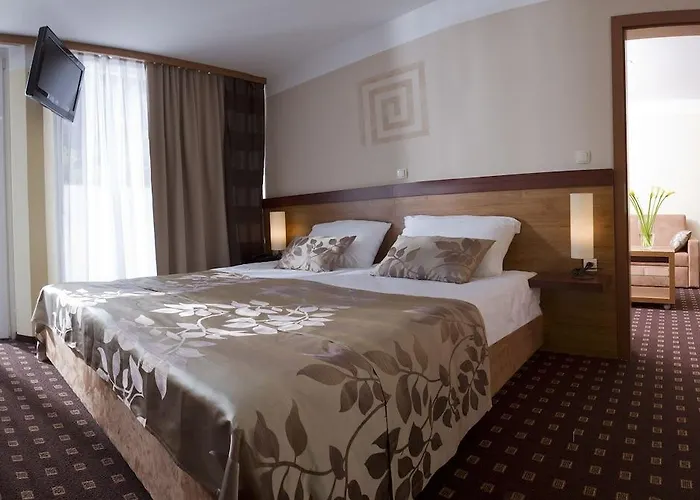 Aquapark Zusterna 酒店 科佩尔